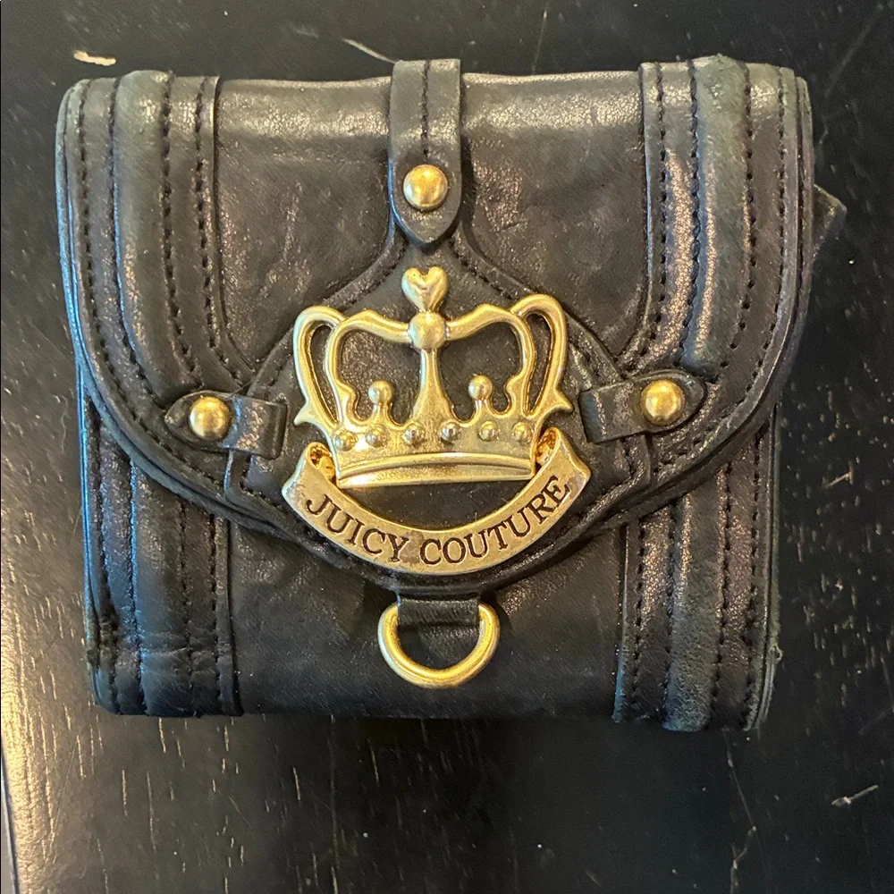 Vintage Juicy Couture Black Wallet with Gold Emblem - Picture 1 of 5